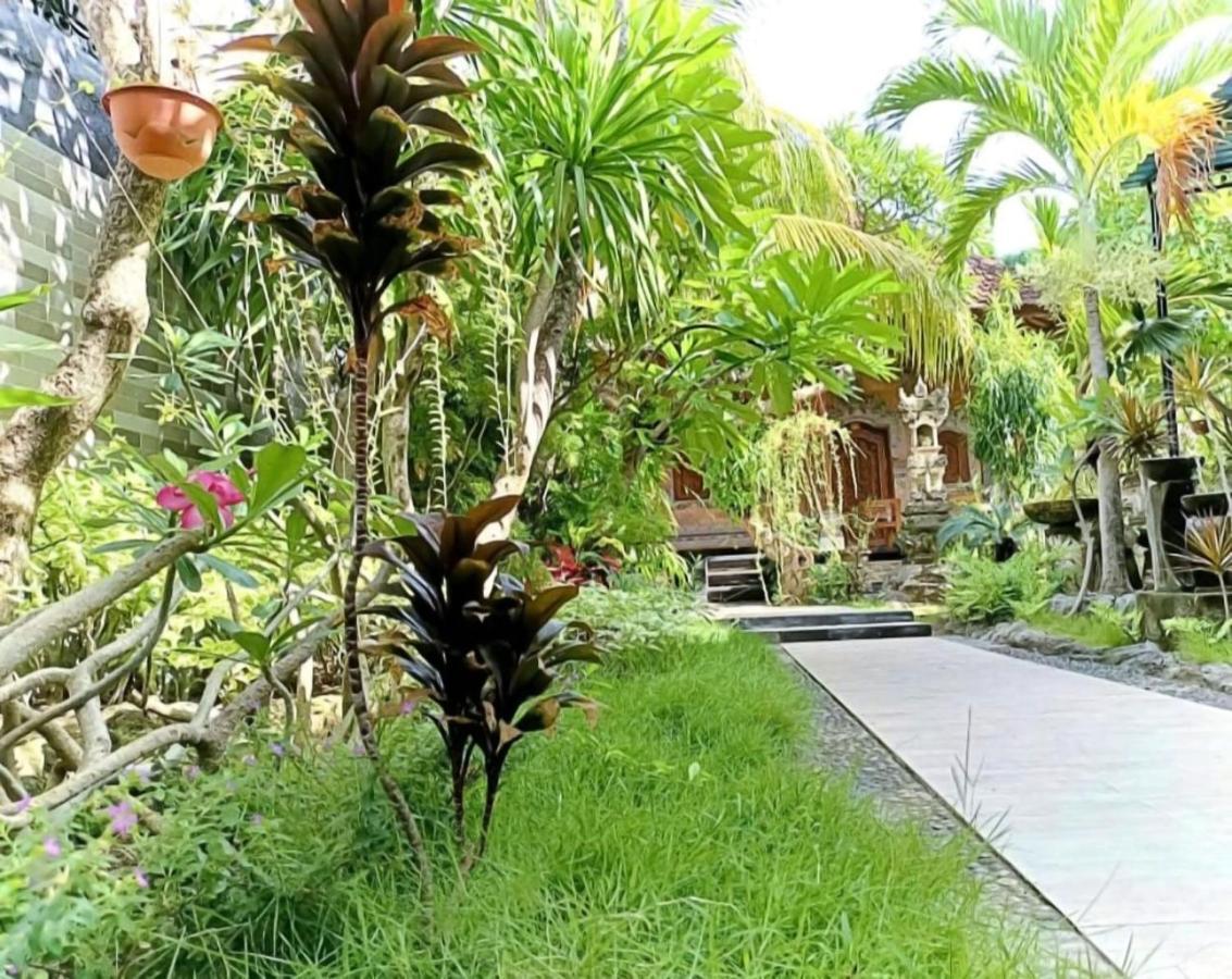 Green Palace Homestay Batununggul Екстериор снимка