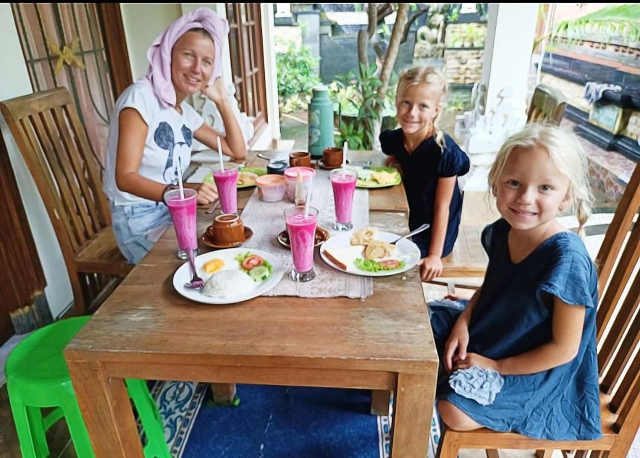 Green Palace Homestay Batununggul Екстериор снимка