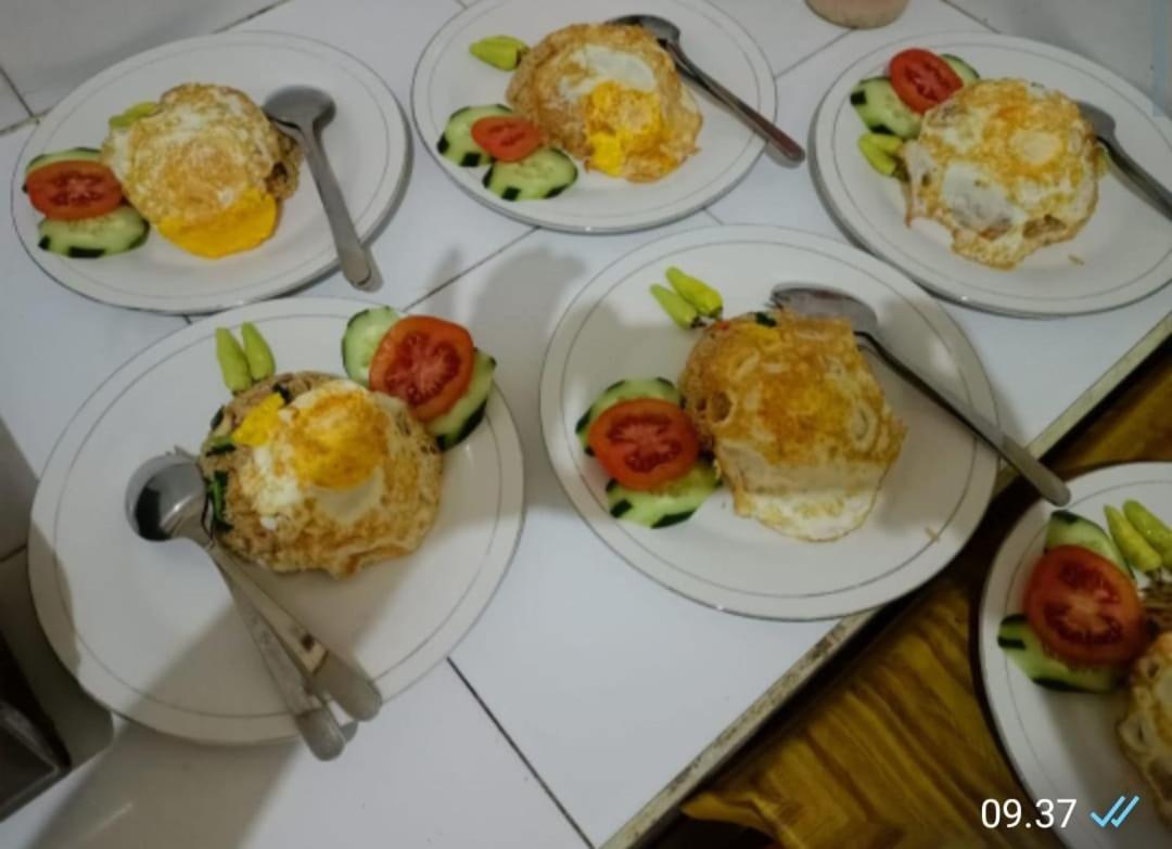 Green Palace Homestay Batununggul Екстериор снимка