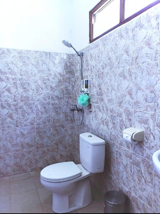 Green Palace Homestay Batununggul Екстериор снимка