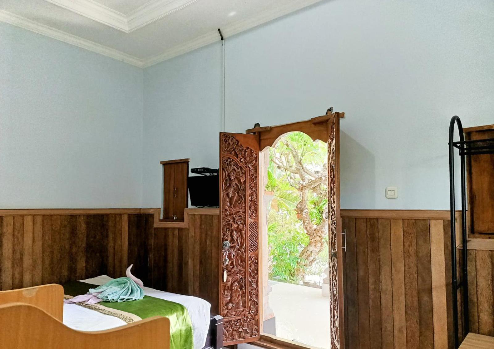 Green Palace Homestay Batununggul Екстериор снимка
