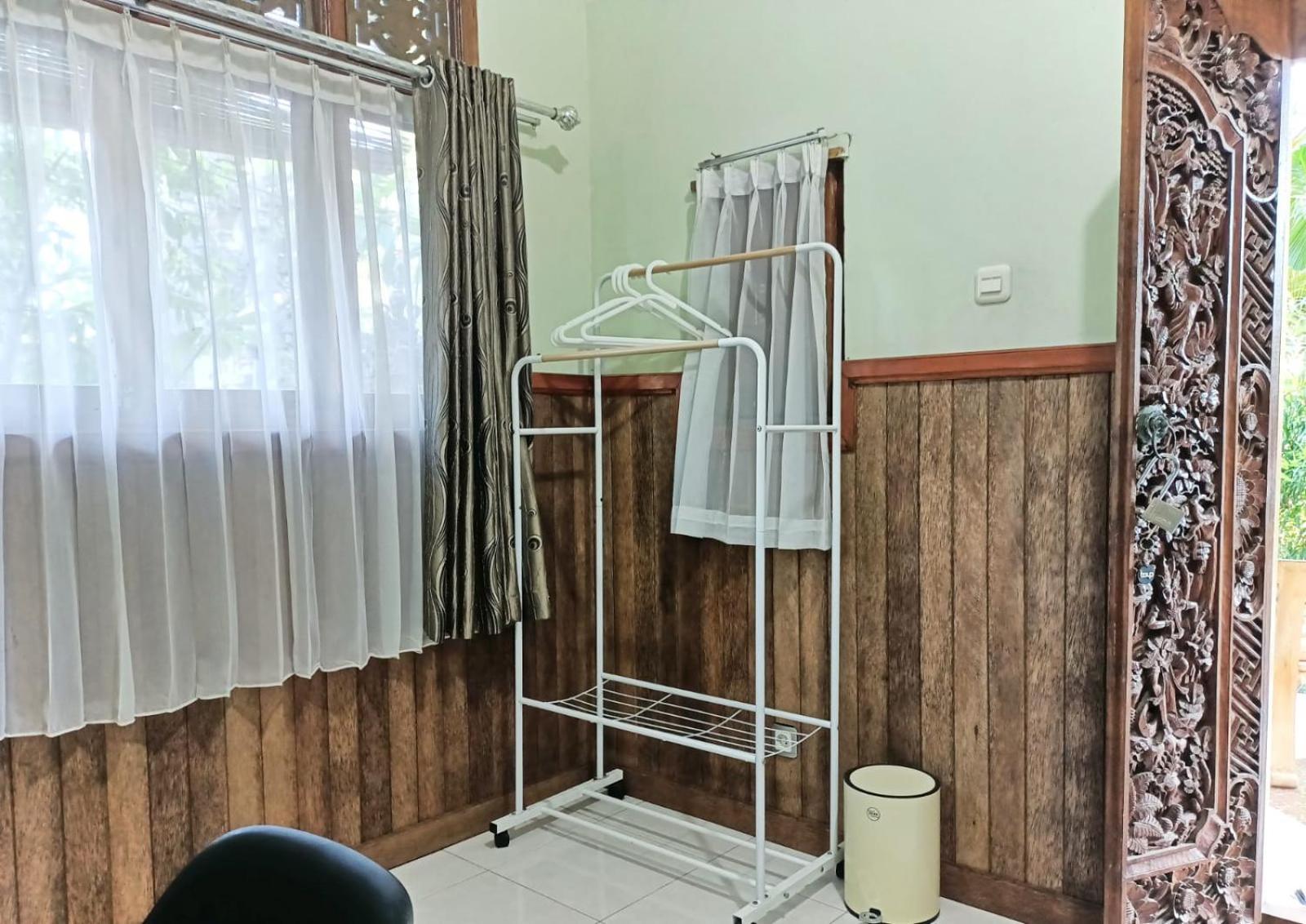 Green Palace Homestay Batununggul Екстериор снимка