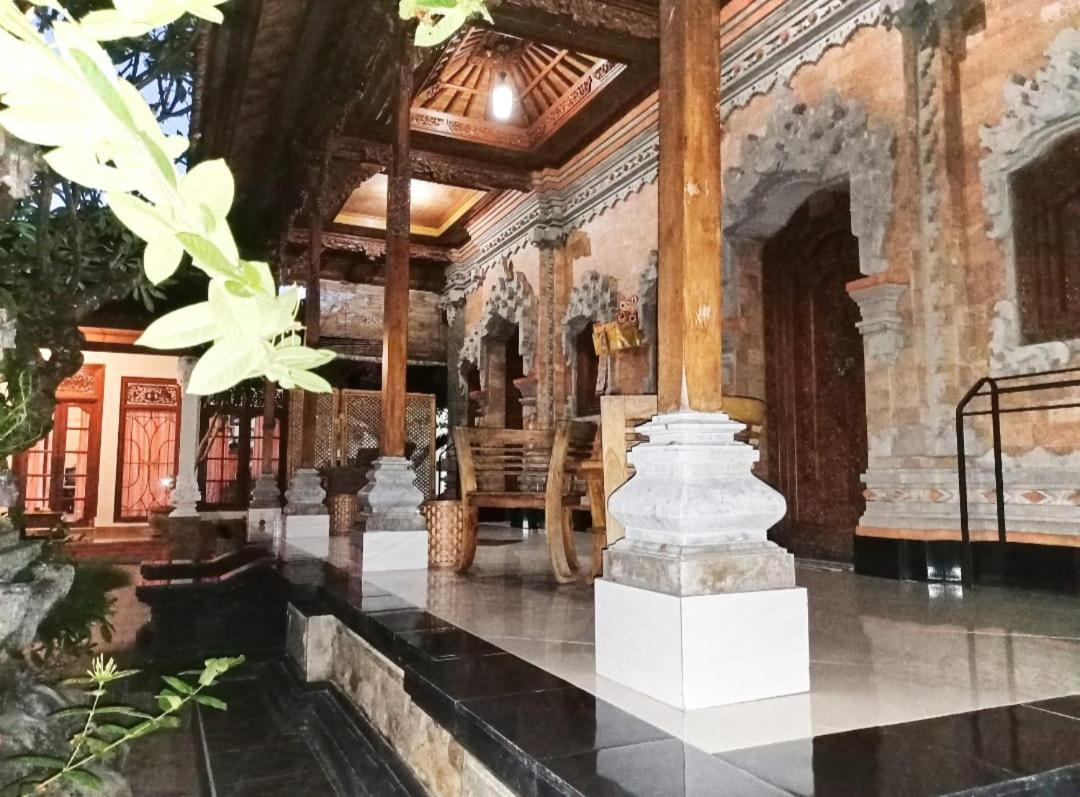 Green Palace Homestay Batununggul Екстериор снимка