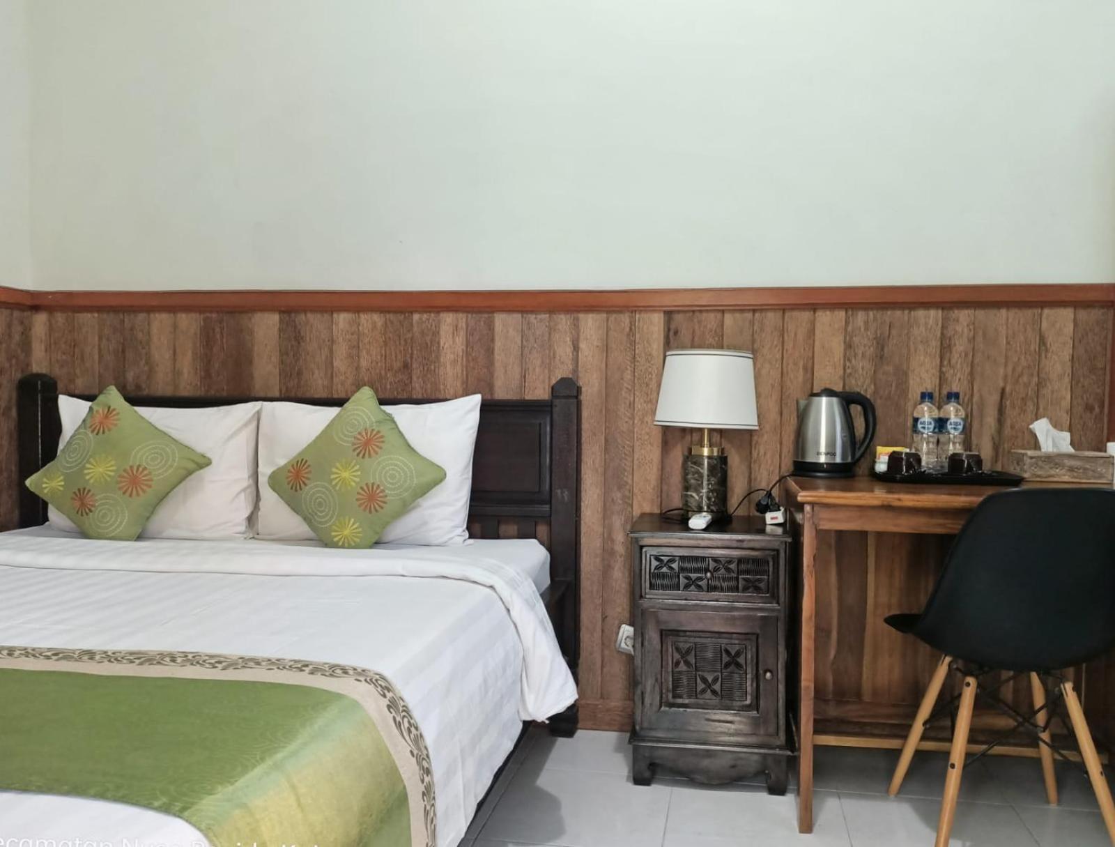 Green Palace Homestay Batununggul Екстериор снимка